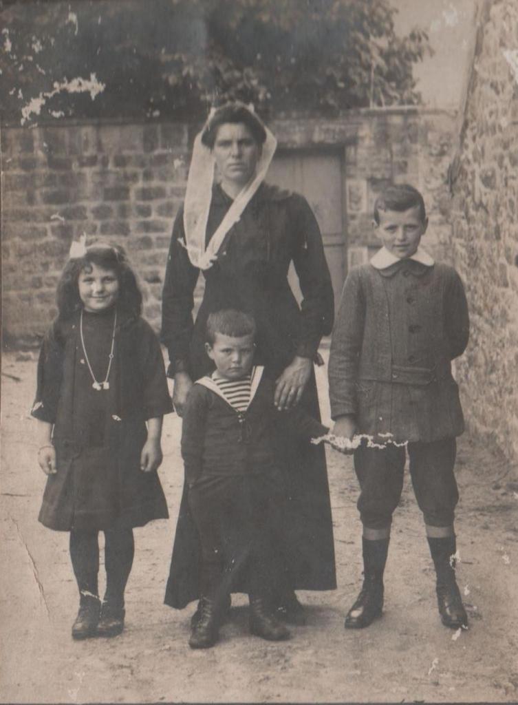 Adèle Créach et ses enfants